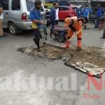 100 Petugas Gabungan Gelar Gerebek Lumpur di Tugu Utara 