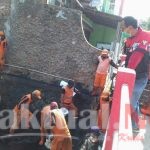 Aparat Gabungan Gerebek Lumpur di Sungai Bambu