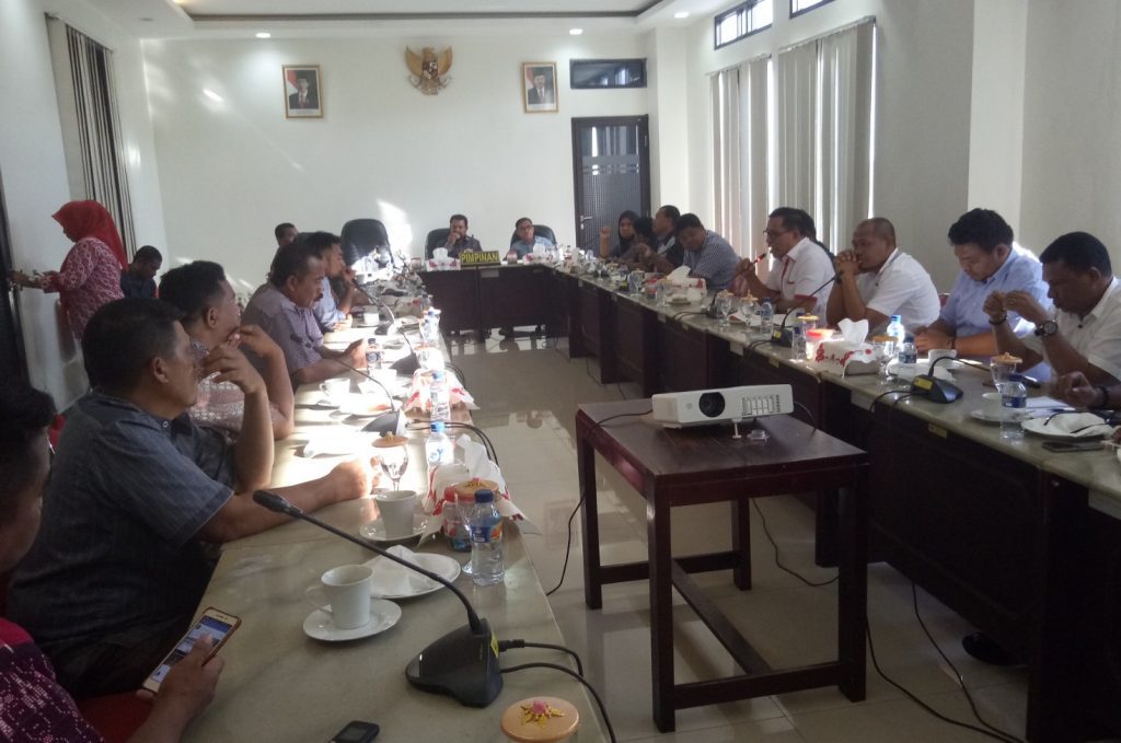 Karena Hamid Abdullah, Rapat Kerja DPRD Tikep Nyaris Pending