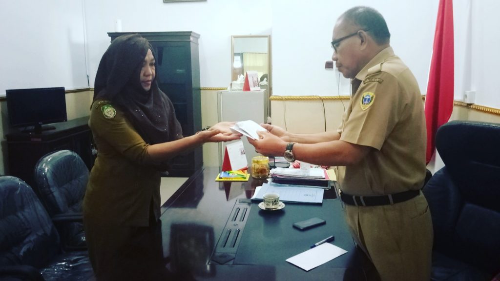 Pemkot Tikep Serahkan Bantuan Untuk Nuryatmi