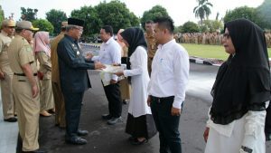 Walikota Tikep Serahkan SK CPNS