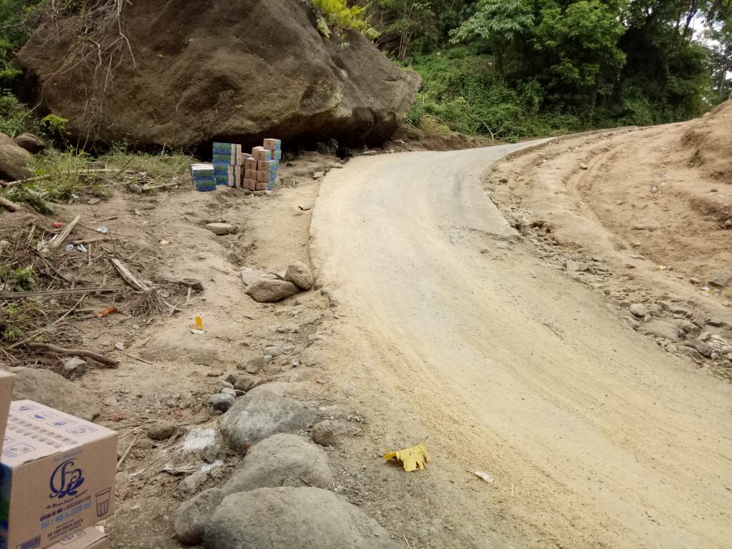 Breking News. Akses jalur provinsi Di kabupaten Gowa Rusak parah,  Petani kesulitan Ankut hasil pertaniannya