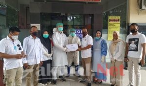 Ketua Dpc Gerindra Gowa Bersama Ketua Fraksi Gerindra Kembali Bagikan APD