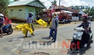 Atribut Partai Golkar Dicabut Paksa Saat Sambut RZ-AHALI
