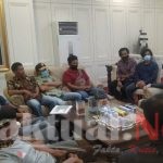 Puluhan Tahun Tak Pernah Nikmati Infrastruktur Jalan Ber-Aspal, Warga Tabbinjai Temui Darmawangsyah Muin