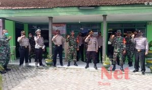 Polsek Ciruas Berikan Ucapan Hut TNI Ke-75 Di Koramil 0216/Ciruas
