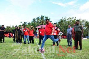 Eksibisi Pembukaan Haleyora Cup, Pemkot Tikep Kalahkan Pemda Halbar