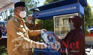 Sejumlah PKL Di Tidore Dapat Bantuan Gerobak Dorong Dari Pemkot