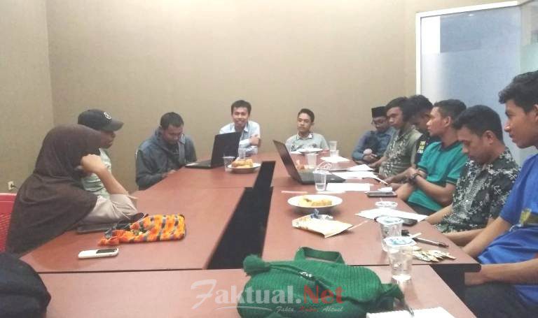 Faktual.Net Selenggarakan Training Menulis Berita Bagi Calon Reporter