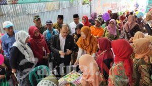 Perwakilan WHO Thailand Kunjungi Posyandu Balita Kenanga